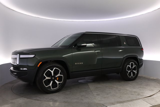 2023 Rivian R1S — photo 14 of 25