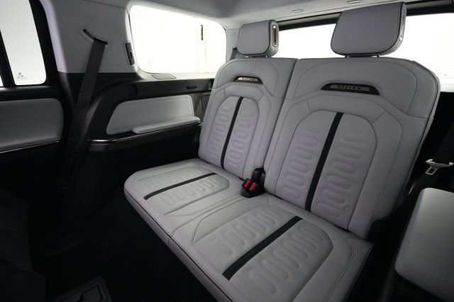 2023 Rivian R1S