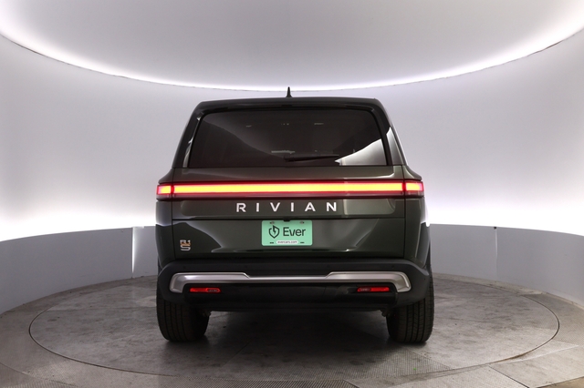 2023 Rivian R1S