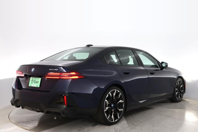 2025 BMW i5 — photo 2 of 23