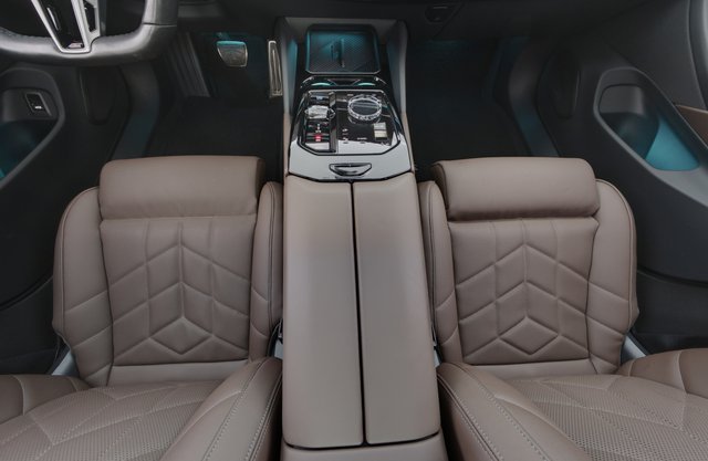 2025 BMW i5 — photo 22 of 23