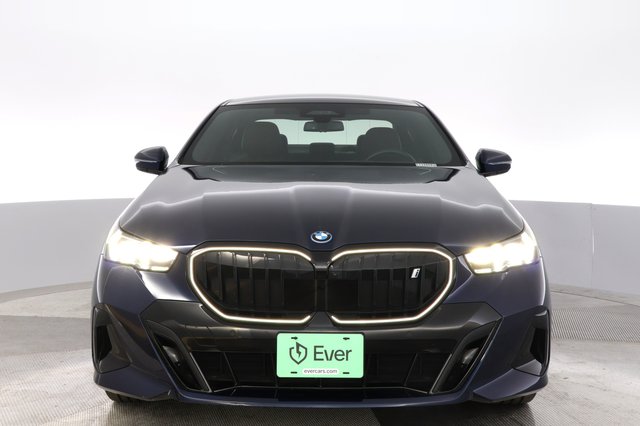 2025 BMW i5 — photo 9 of 23