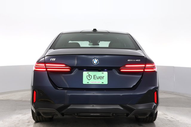 2025 BMW i5 — photo 12 of 23