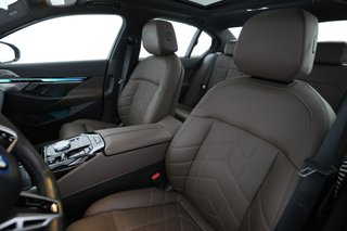 2025 BMW i5 — photo 3 of 23