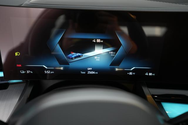 2025 BMW i5 — photo 5 of 23