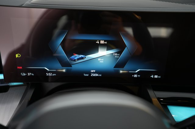 2025 BMW i5 — photo 5 of 23