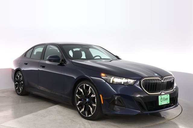 2025 BMW i5 — photo 10 of 23