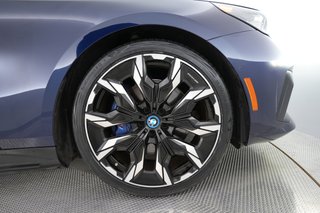 2025 BMW i5 — photo 15 of 23