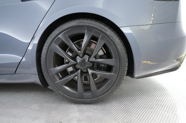 2023 Tesla Model S — photo 15 of 21