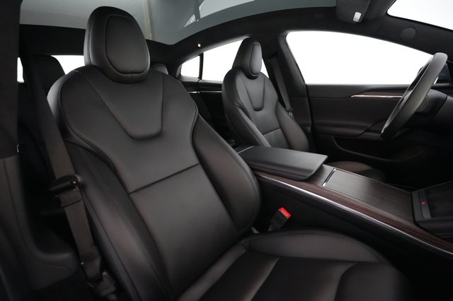 2023 Tesla Model S — photo 16 of 21