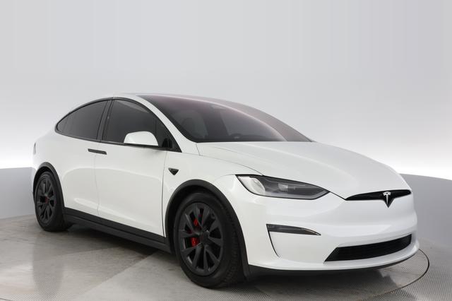 2023 Tesla Model X — photo 10 of 25