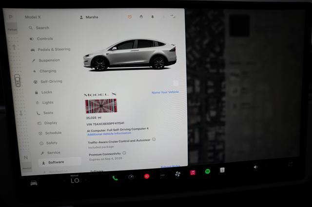 2023 Tesla Model X — photo 5 of 25
