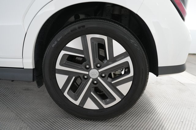 2023 Hyundai Kona Electric — photo 17 of 23