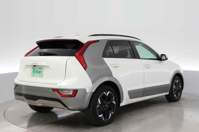 2023 Kia Niro EV — photo 2 of 20