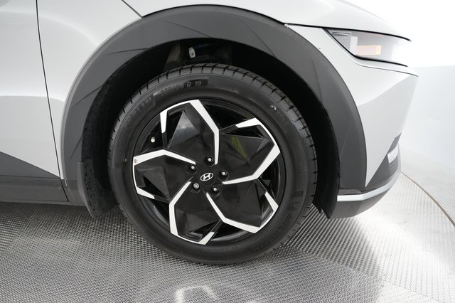 2024 Hyundai IONIQ 5 — photo 13 of 20
