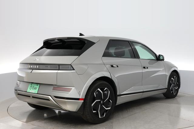 2024 Hyundai IONIQ 5 — photo 2 of 19