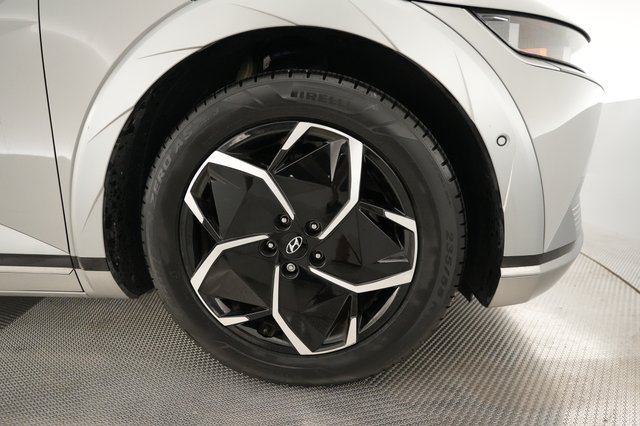 2024 Hyundai IONIQ 5 — photo 15 of 24