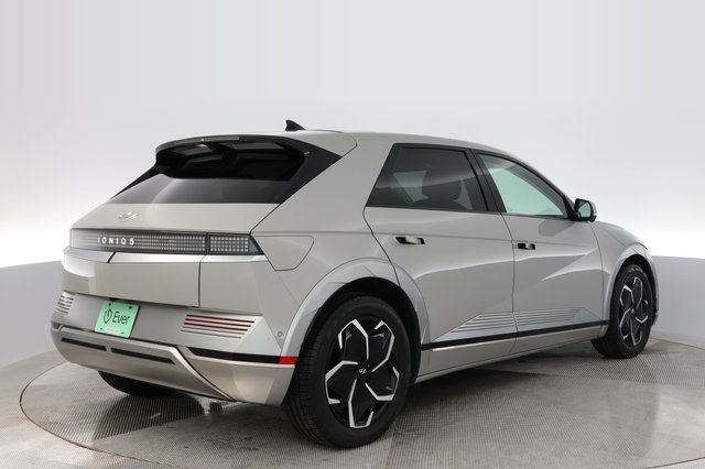 2024 Hyundai IONIQ 5 — photo 2 of 24
