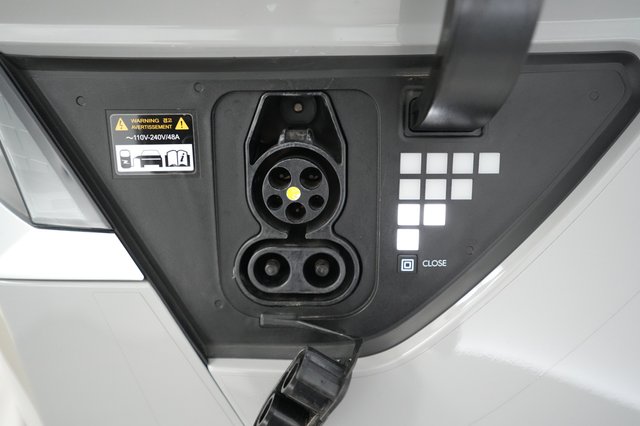 2024 Hyundai IONIQ 5 — photo 8 of 24