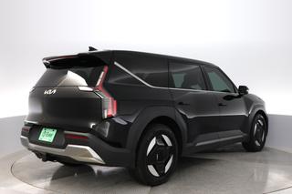 2024 Kia EV9 — photo 2 of 24
