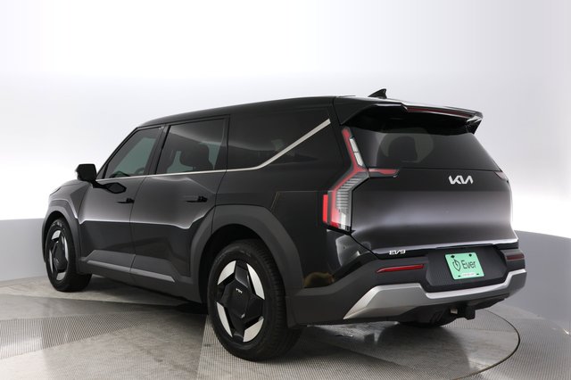 2024 Kia EV9 — photo 11 of 24