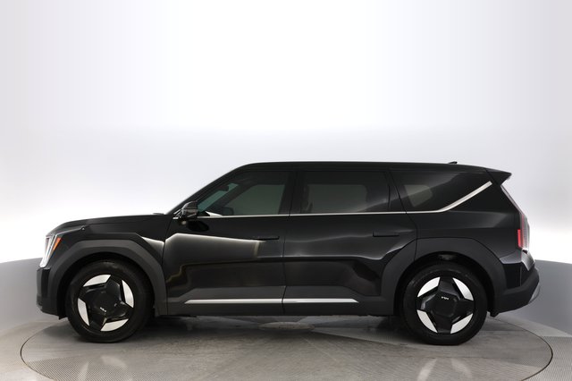 2024 Kia EV9 — photo 12 of 24