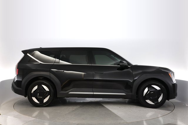 2024 Kia EV9 — photo 10 of 24