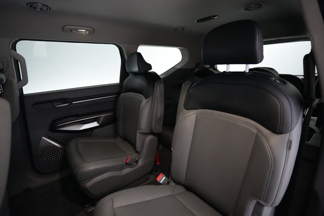 2024 Kia EV9 — photo 17 of 24