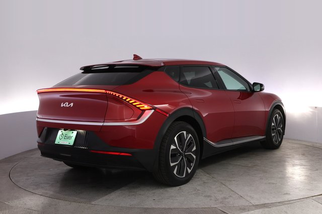 2024 Kia EV6 — photo 2 of 24