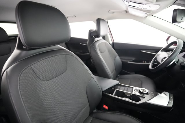 2024 Kia EV6 — photo 18 of 24
