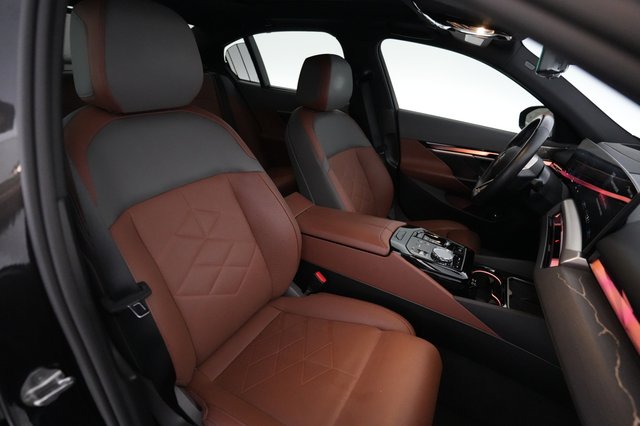 2024 BMW i5 — photo 16 of 18