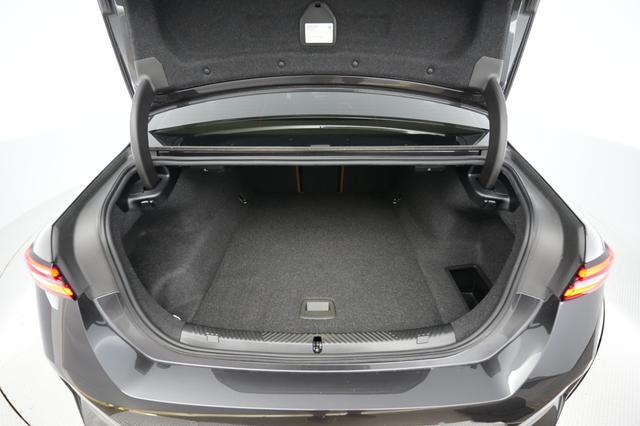 2024 BMW i5 — photo 6 of 18