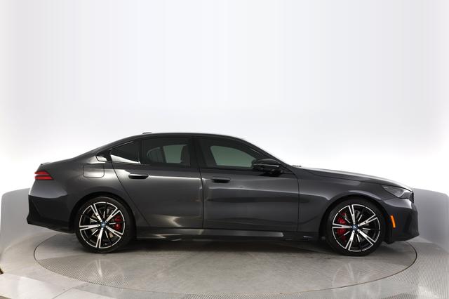 2024 BMW i5 — photo 10 of 18