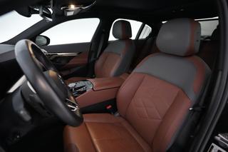 2024 BMW i5 — photo 3 of 18