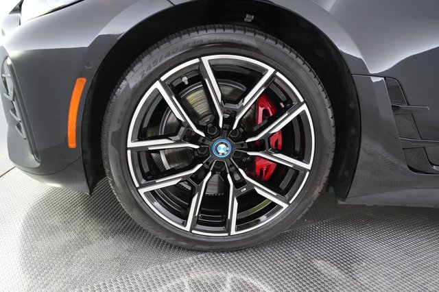 2024 BMW i4 — photo 16 of 20