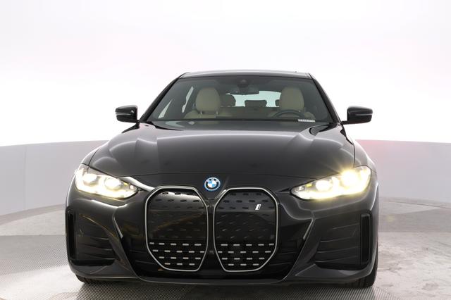 2024 BMW i4 — photo 9 of 20