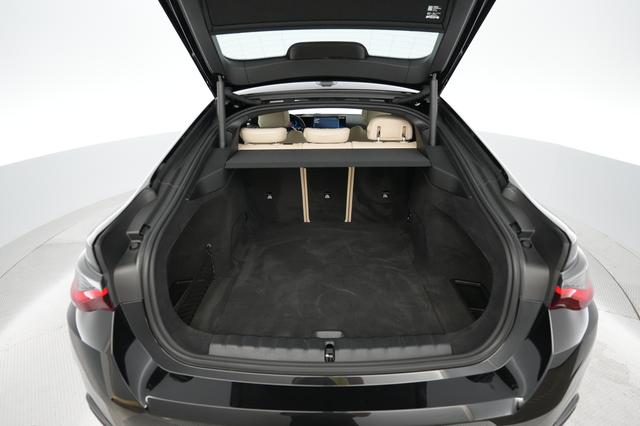 2024 BMW i4 — photo 6 of 20