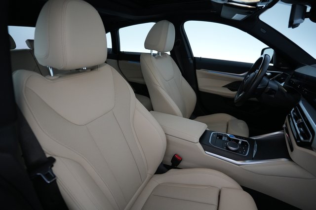 2024 BMW i4 — photo 18 of 20