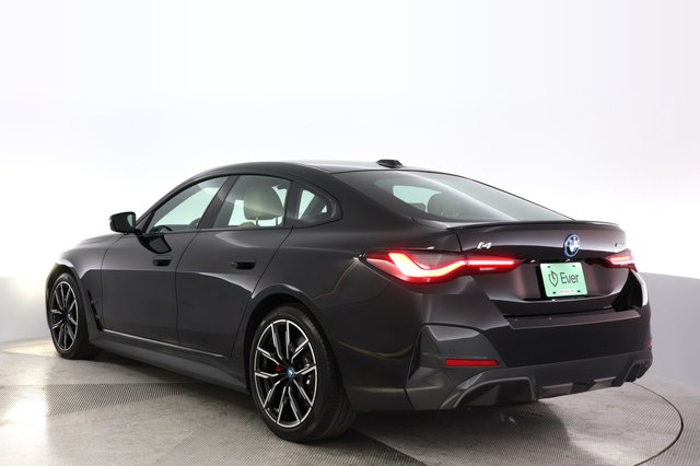 2024 BMW i4 — photo 13 of 20