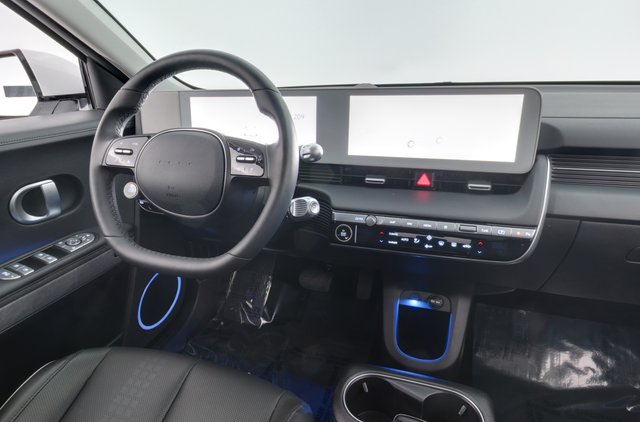 2023 Hyundai IONIQ 5 — photo 3 of 33