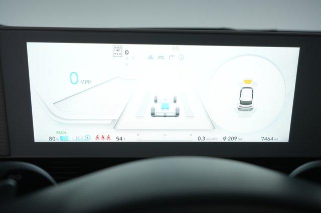 2023 Hyundai IONIQ 5 — photo 5 of 33