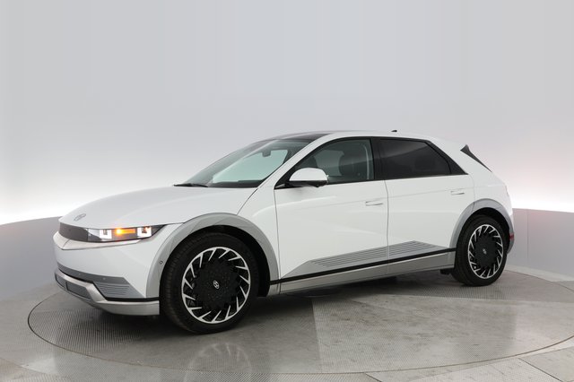 2023 Hyundai IONIQ 5 — photo 13 of 33