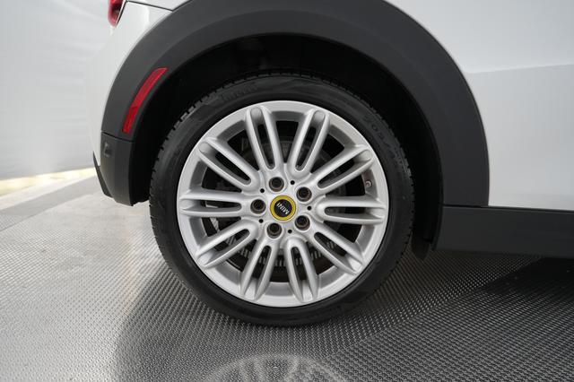 2024 MINI Cooper SE — photo 7 of 22