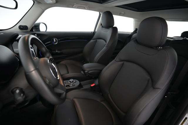 2024 MINI Cooper SE — photo 3 of 22