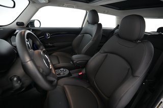 2024 MINI Cooper SE — photo 3 of 22