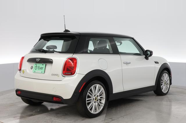 2024 MINI Cooper SE — photo 2 of 22