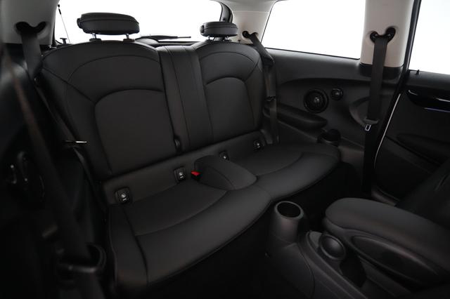 2024 MINI Cooper SE — photo 4 of 22