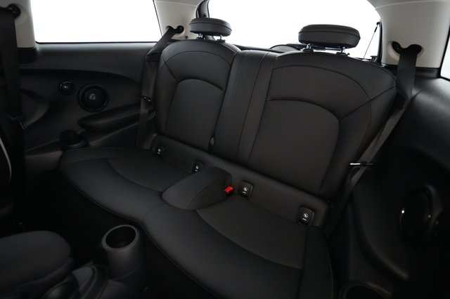 2024 MINI Cooper SE — photo 19 of 22