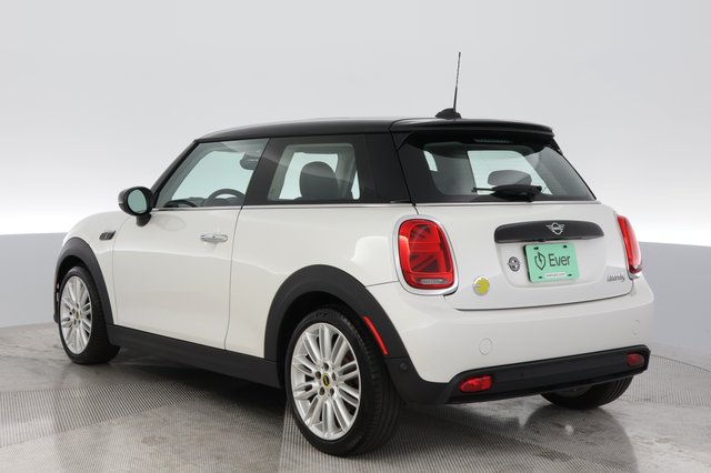 2024 MINI Cooper SE — photo 13 of 22