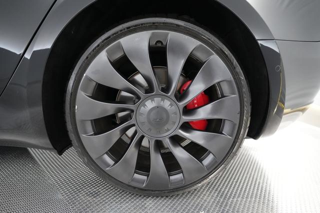 2022 Tesla Model 3 — photo 7 of 24